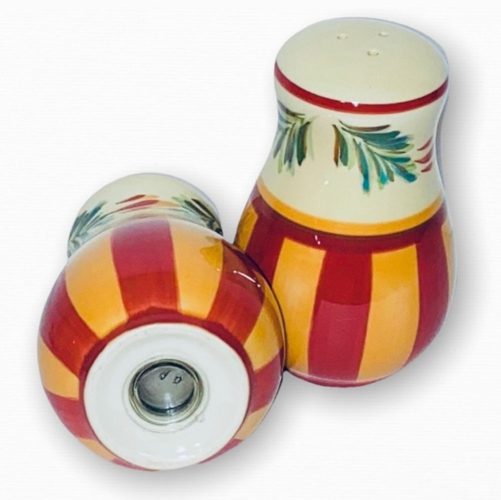 🔺️Southern Living Gail Pittman Salt & Pepper Shaker Set